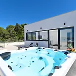 Oasis *