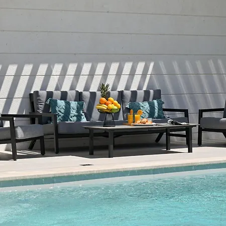 Oasis فيلة تروغير